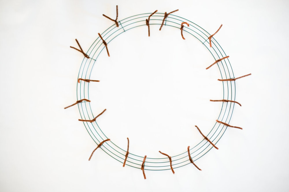 How To Make A Mesh Ribbon Wreath - Sarah Schweyer Photography Blog